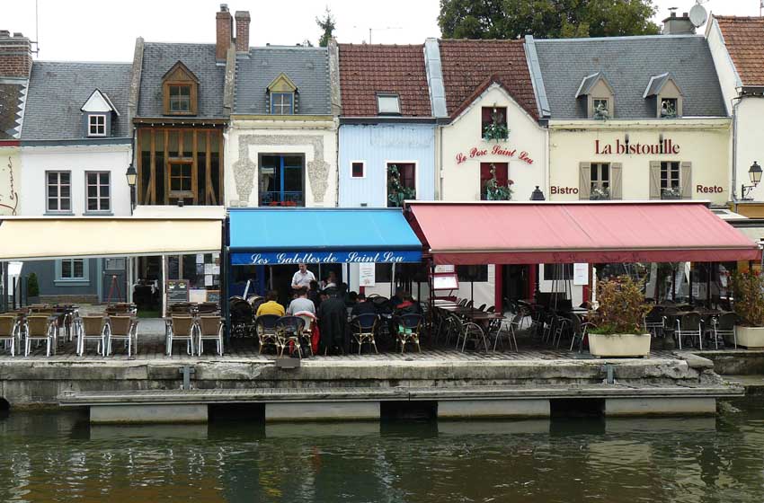 Casette di pescatori e locali sui canali di Amiens